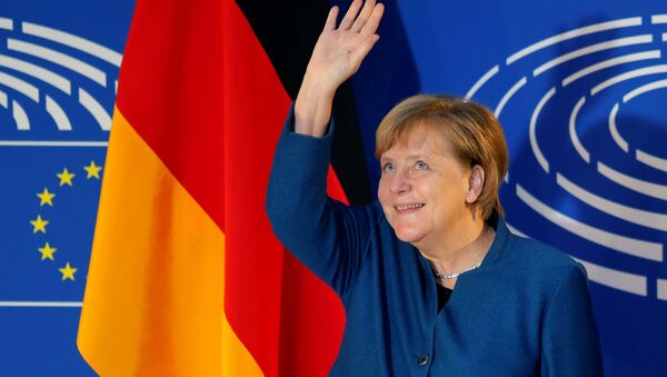 Nemačka kancelarka Angela Merkel pozdravlja prisutne u Evropskom parlamentu u Strazburu - Sputnik Srbija