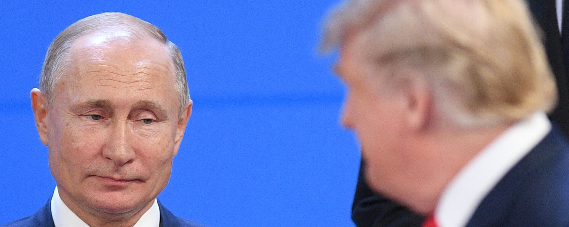 Predsednik Rusije Vladimir Putin i predsednik SAD Donald Tramp na samitu G20 u Argentini - Sputnik Srbija, 1920, 06.10.2021
