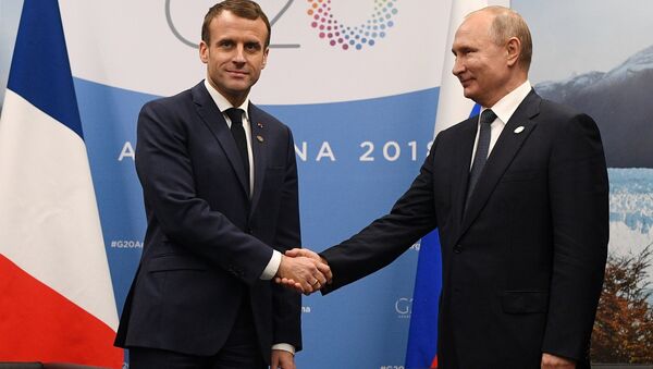 Predsednik Rusije Vladimir Putin i predsednik Francuske Emanuel Makron - Sputnik Srbija