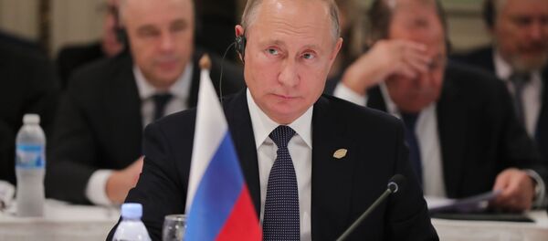 Президент РФ Владимир Путин во время встречи лидеров БРИКС на полях саммита Группы двадцати в Буэнос-Айресе - Sputnik Србија