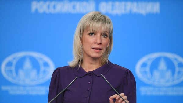 Официальный представитель министерства иностранных дел России Мария Захарова во время брифинга в Москве - Sputnik Србија