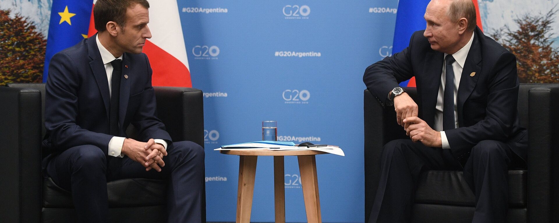 Predsednici Francuske i Rusije, Emanuel Makron i Vladimir Putin, na marginama Samita G20 u Argentini - Sputnik Srbija, 1920, 04.02.2026