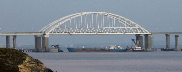 Pogled na Krimski most u Kerčkom zalivu - Sputnik Srbija