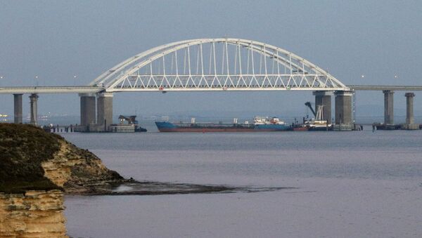 Поглед на Кримски мост у Керчком заливу - Sputnik Србија