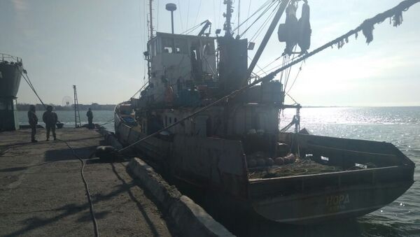 Zaplenjeni ruski ribolovački brod Nord u ukrajinskom delu teritorijalnih voda Azovskog mora - Sputnik Srbija
