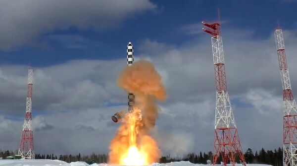 Lansiranje teške interkontinentalne balističke raket Sarmat sa kosmodroma Pleseck u Arhangelskoj oblasti Rusije - Sputnik Srbija