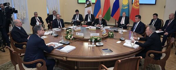 Председник Русије Владимир Путин на заседању Врховног Евроазијског економског савета - Sputnik Србија