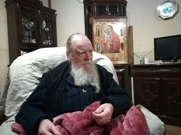 Shimonah Varsanufije, po završetku Duhovne akademije u Sanktpeterburgu otišao je u Glinsku pustinju da od tamošnjih staraca potraži savet. Zamonašio ga je blaženopočivši vladika Zinovljev, koji je pridružen Saboru glinskih svetitelja. - Sputnik Srbija