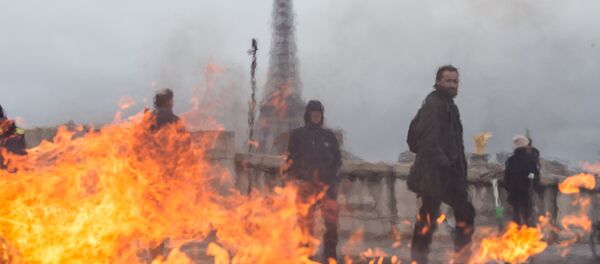 Pariz u plamenu - Sputnik Srbija