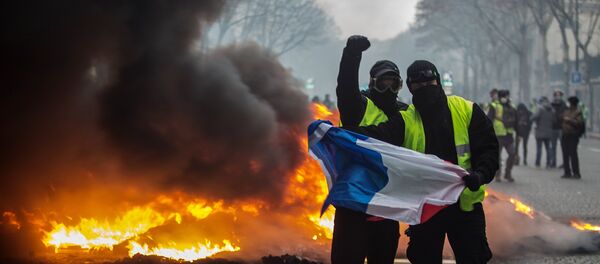 Протести „жутих прслука“ у Паризу - Sputnik Србија