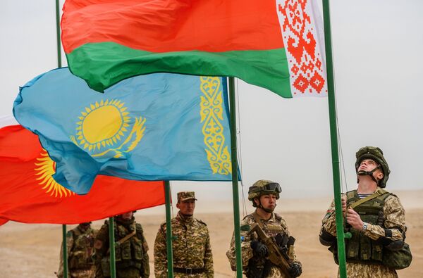 Нова стратегија: Војна неутралност Србије значи једнак однос према НАТО-у и ОДКБ-у Нова стратегија: Војна неутралност Србије значи једнак однос према НАТО-у и ОДКБ-у - Sputnik Србија