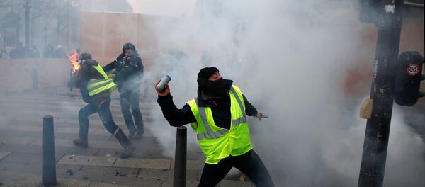 Жути прслуци - Sputnik Србија