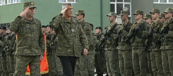 Хашим Тачи постројава војску - Sputnik Србија