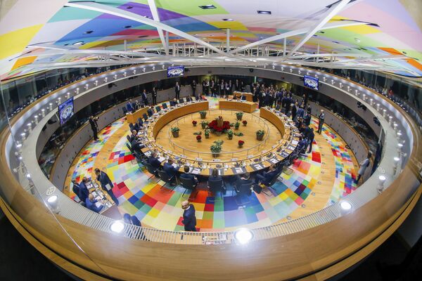 Хоће ли немачко-француска осовина надјачати „штедљиву“ Европу у Бриселу Хоће ли немачко-француска осовина надјачати „штедљиву“ Европу у Бриселу - Sputnik Србија