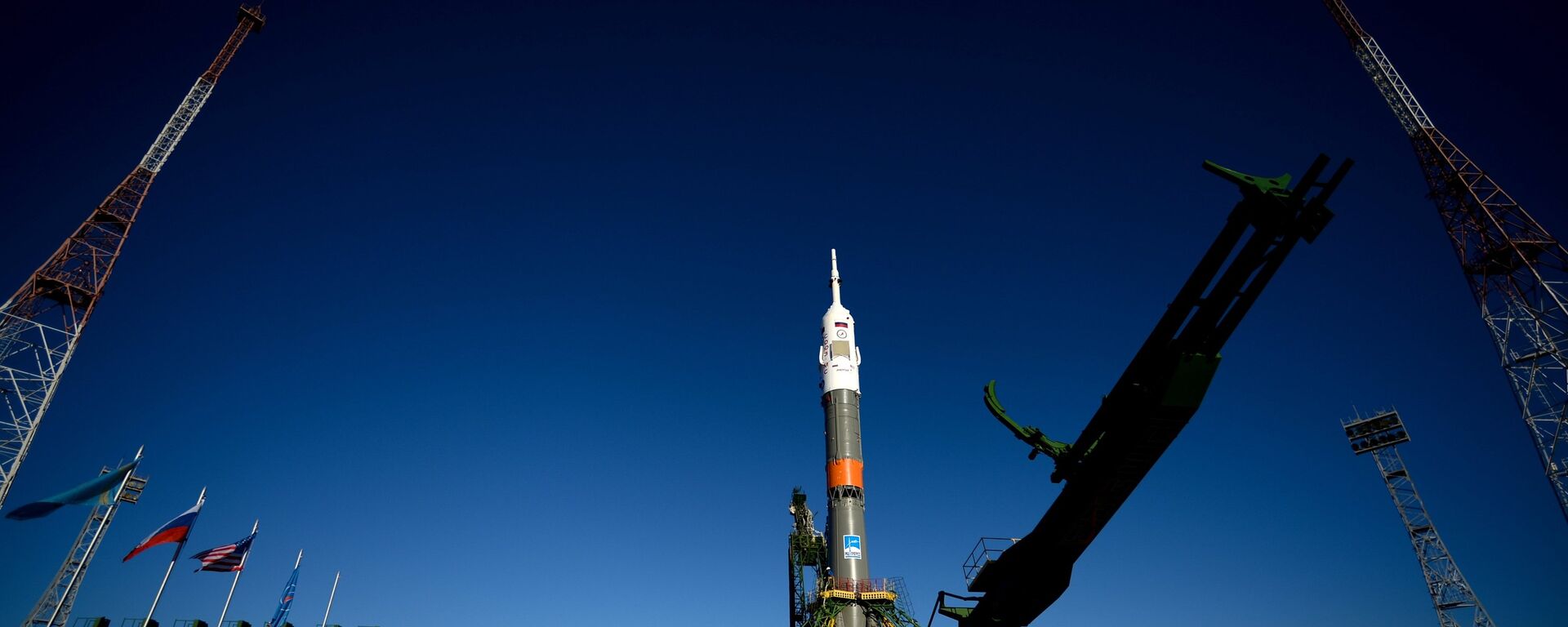 Lansirna rampa rakete-nosača Sojuz FG sa svemirskim brodom sa posadom Sojuz MS-02 na kosmodromu Bajkonur - Sputnik Srbija, 1920, 22.10.2022