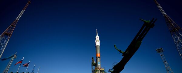 Лансирна рампа ракете-носача Сојуз ФГ са свемирским бродом са посадом Сојуз МС-02 на космодрому Бајконур Лансирна рампа ракете-носача Сојуз ФГ са свемирским бродом са посадом Сојуз МС-02 на космодрому Бајконур - Sputnik Србија