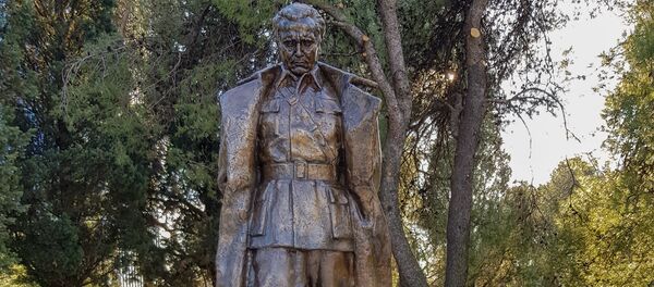 Споменик Јосипу Брозу Титу у Подгорици - Sputnik Србија