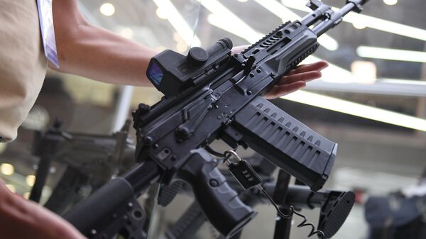 Аутомат Калашњиков АК-308 - Sputnik Србија