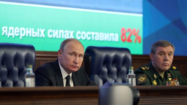 Predsednik Rusije Vladimir Putin na proširenoj sednici kolegijuma Ministarstva odbrane Rusije - Sputnik Srbija
