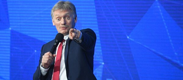 Дмитриј Песков на годишњој великој конференцији за штампу председника Русије Владимирa Путинa - Sputnik Србија