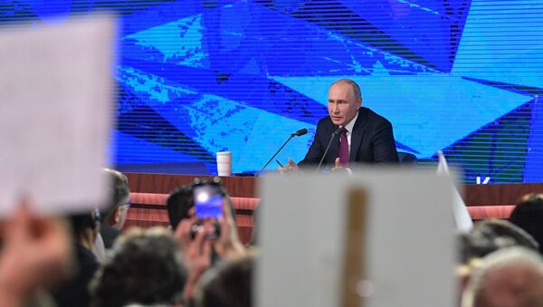 Godišnja velika konferencija za štampu predsednika Rusije Vladimira Putina  - Sputnik Srbija