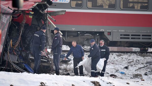 Stravične slike iz Međurova kod Niše gde su se sudarili voz i autobus - Sputnik Srbija