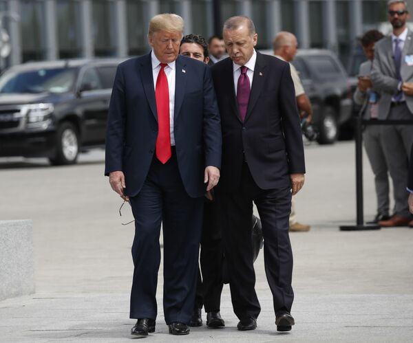 Ердоган бацио у кош Трампово писмо због ког се некад ишло на двобој Ердоган бацио у кош Трампово писмо због ког се некад ишло на двобој - Sputnik Србија