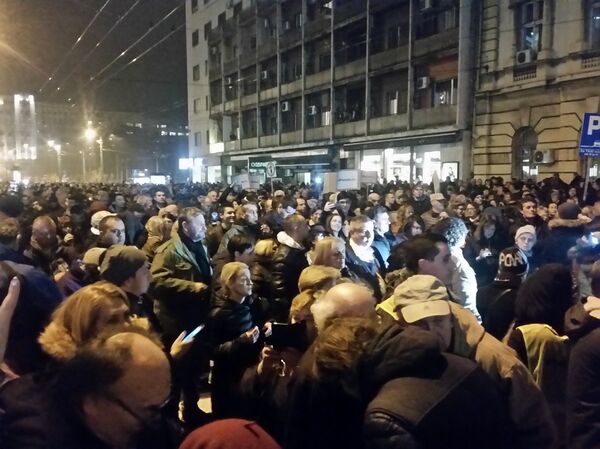 Deo atmosfere na protestu na Studentskom trgu - Sputnik Srbija