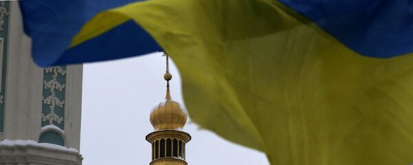 Ukrajinska zastava ispred crkve Svete Sofije u Kijevu Ukrajinska zastava ispred crkve Svete Sofije u Kijevu - Sputnik Srbija