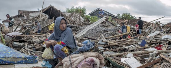 Стравичне последице цунамија после ерупције вулкана Анак Кракатау Стравичне последице цунамија после ерупције вулкана Анак Кракатау - Sputnik Србија