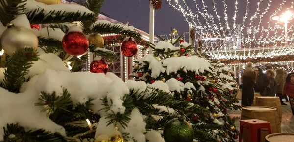 Руска престоница као на добрим старим новогодишњим разгледницама - Sputnik Србија