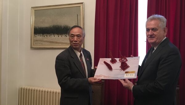 Tomislav Nikolić sa kineskim ambasadorom - Sputnik Srbija
