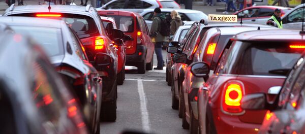 Овог викенда очекује да ће кроз наплатну станицу „Београд“ проћи око 100.000 возила - Sputnik Србија