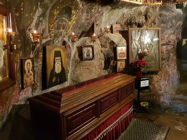 ковчег са моштима Св. Старца Симеона Дајбабског чудотворца ковчег са моштима Св. Старца Симеона Дајбабског чудотворца - Sputnik Србија