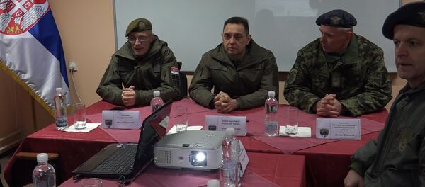 Министар Вулин и генерал Мојсиловић у обиласку дежурне јединице ловачке авијације - Sputnik Србија