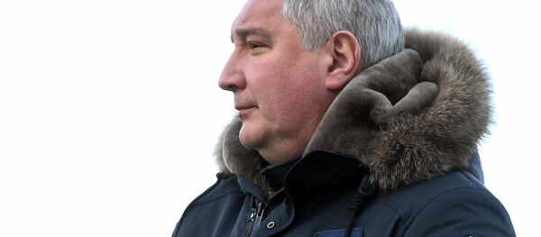 Генерални директор руске државне корпорације Роскосмос Дмитриј Рогозин на космодрому Бајконур - Sputnik Србија