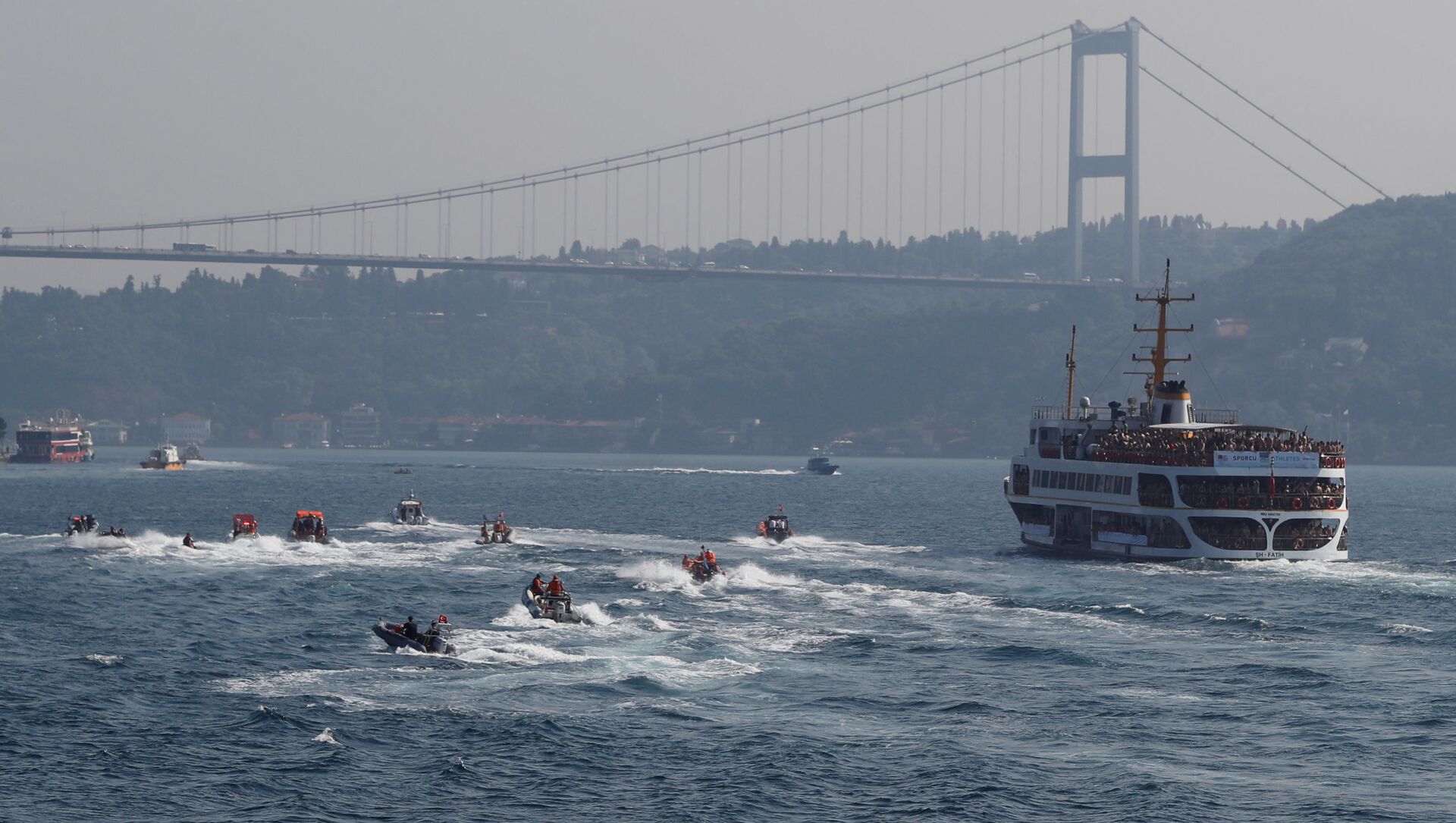 Участники межконтинентального заплыва через Босфор в Стамбуле - Sputnik Србија, 1920, 05.04.2021