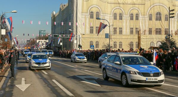 Na Trgu Krajine održan je svečani defile povodom Dana Republike Srpske. - Sputnik Srbija