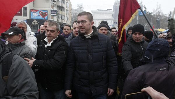 Hristijan Mickoski na protestu u Prištini - Sputnik Srbija