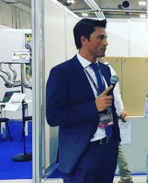 Slavenko Ristić, čovek s vizijom: „Ovo je pobeda naših radnika koji su radili u tri smene“. - Sputnik Srbija