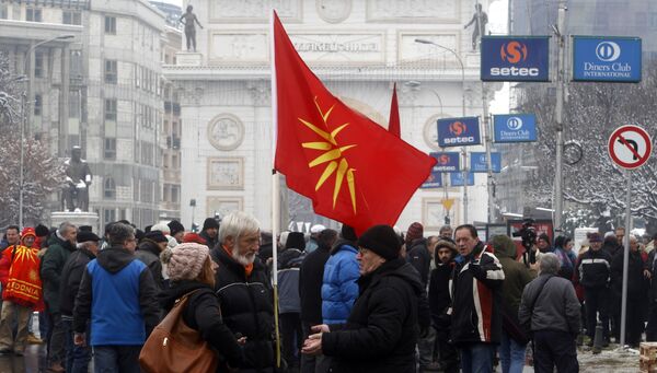 Протест испред Собрања због промена имена Македоније Протест испред Собрања због промена имена Македоније - Sputnik Србија