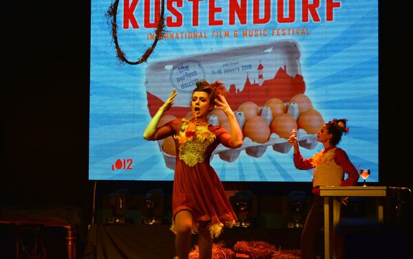 Отварање је обогатио наступ „Циркусфере“ који је побрао велике аплаузе публике. - Sputnik Србија