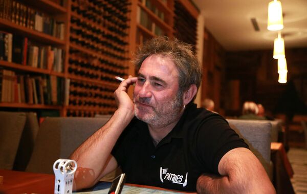 Serđi Lopez: Film je industrija, ali je snaga evropske kinematografije u tome što ne prihvata da gleda na film samo kao na biznis i zabavu nego na umetnost koja objašnjava stvarnost, njene razne vidove. Nama su potrebne priče, potrebni su nam film i književnost Serđi Lopez: Film je industrija, ali je snaga evropske kinematografije u tome što ne prihvata da gleda na film samo kao na biznis i zabavu nego na umetnost koja objašnjava stvarnost, njene razne vidove. Nama su potrebne priče, potrebni su nam film i književnost - Sputnik Srbija