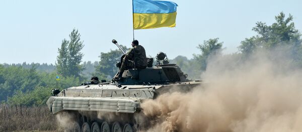 Pripadnici ukrajinske nacionalne garde za vreme vojnih vežbi u Harkovu Pripadnici ukrajinske nacionalne garde za vreme vojnih vežbi u Harkovu - Sputnik Srbija