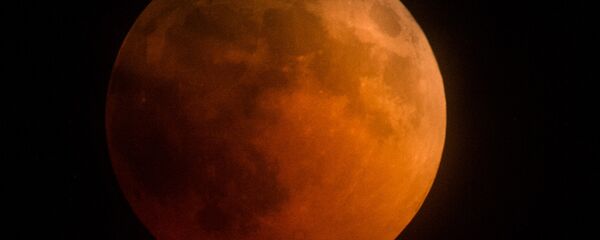 Помрачење Месеца изнад Крима - Sputnik Србија