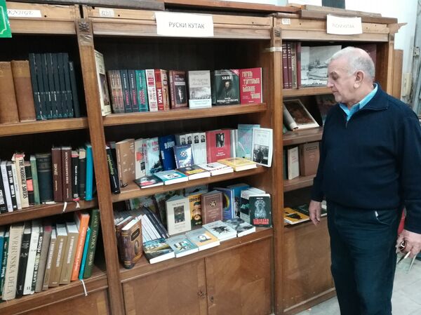 „Ovo je prvi put da je knjižara napravila poseban program povodom posete nekog državnika Srbiji“, kaže za Sputnjik direktor „Prosvete“ Dragan Milenković. - Sputnik Srbija