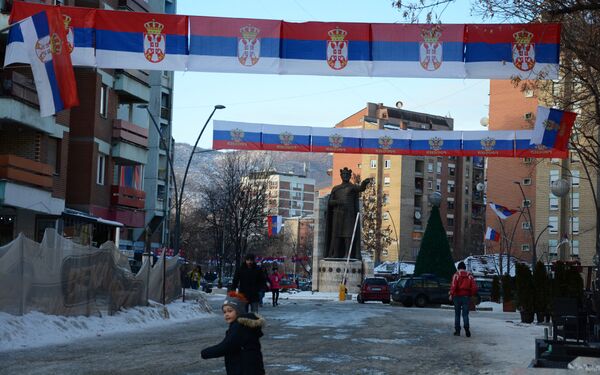 Prizor iz Mitrovice: Na svakom koraku ruske i srpske zastave - Sputnik Srbija