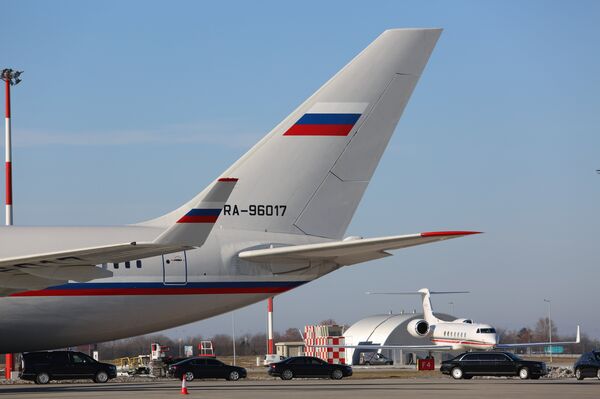 Путинова лимузина на аеродрому „Никола Тесла“ - Sputnik Србија