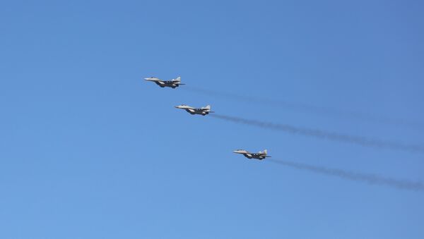 Авиони миг-29 у пратњи руског председничког авиона - Sputnik Србија