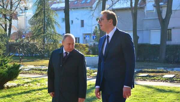 Predsednici Srbije i Rusije, Aleksandar Vučić i Vladimir Putin, na Groblju oslobodiocima Beograda - Sputnik Srbija